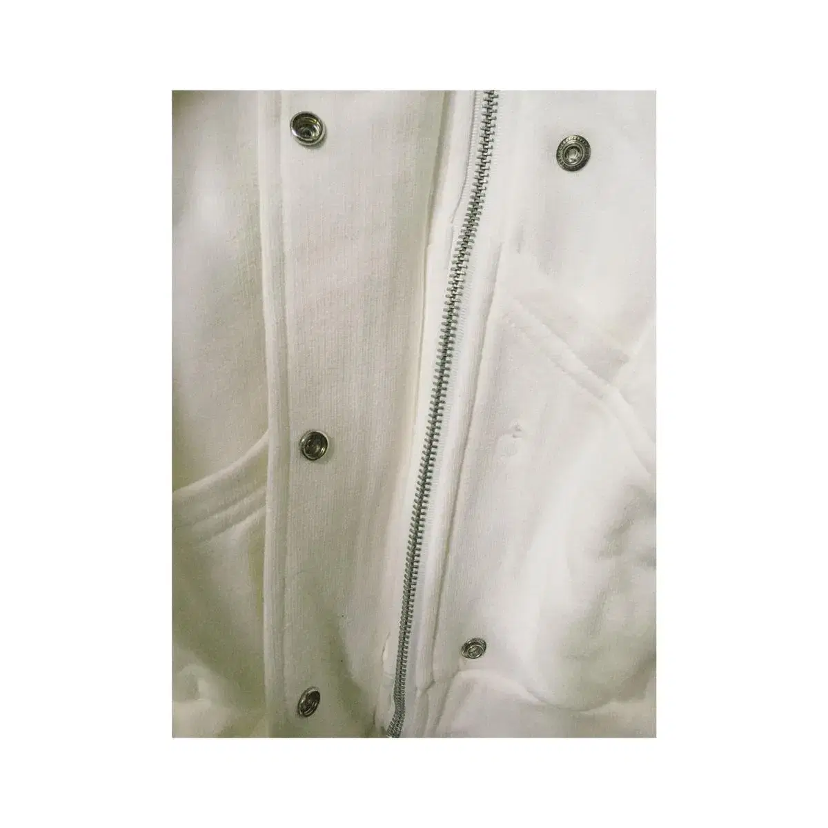 샵페어리 puff high neck zip-up (white)