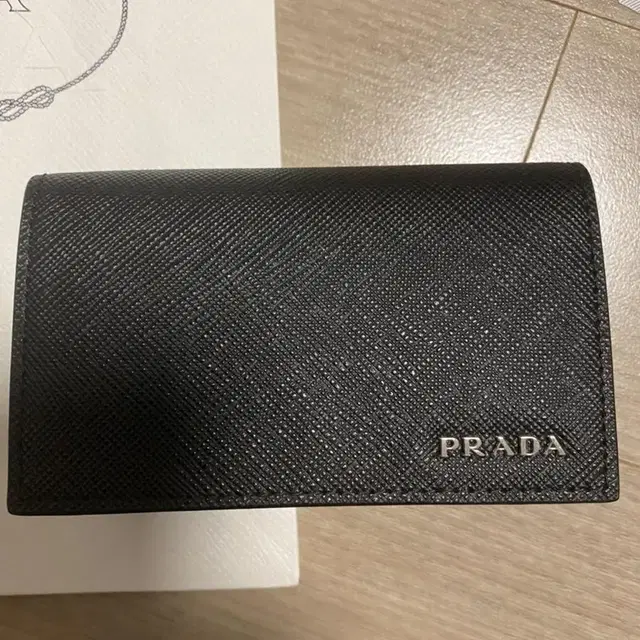 정품 프라다 Prada 사피아노 남성 카드지갑 새상품