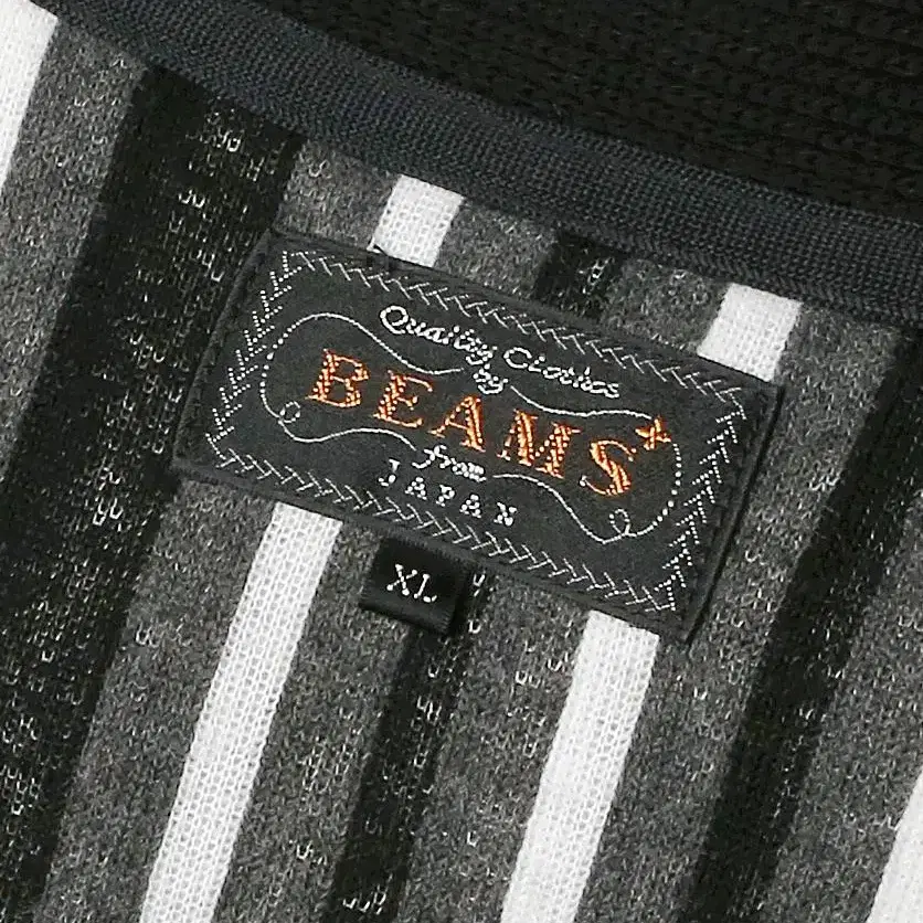 빔즈 플러스 [Beams +] 부클 스트라이프 브이넥 가디건