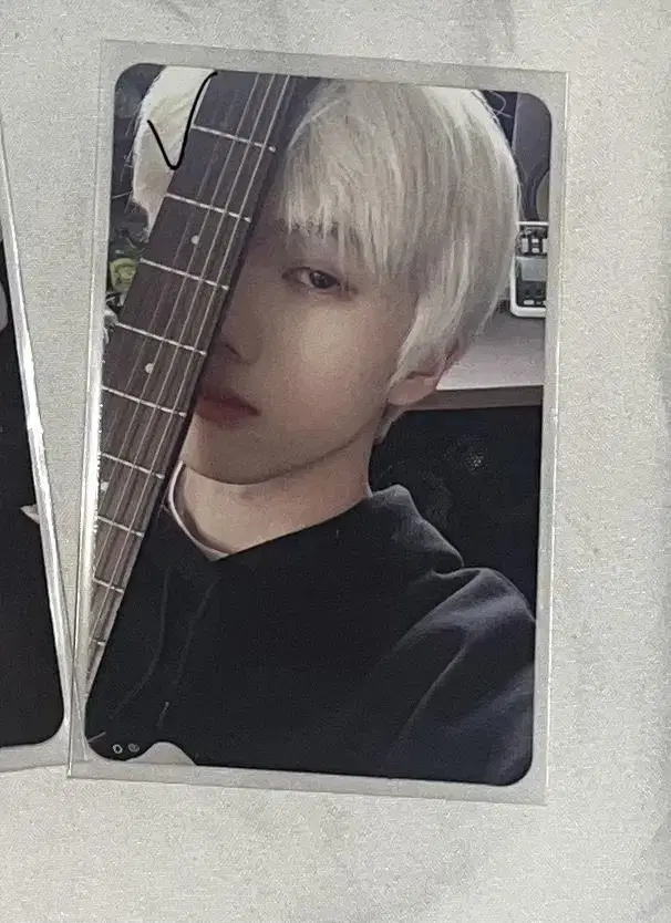 Beatbox GuitarJisung Photocard wts.