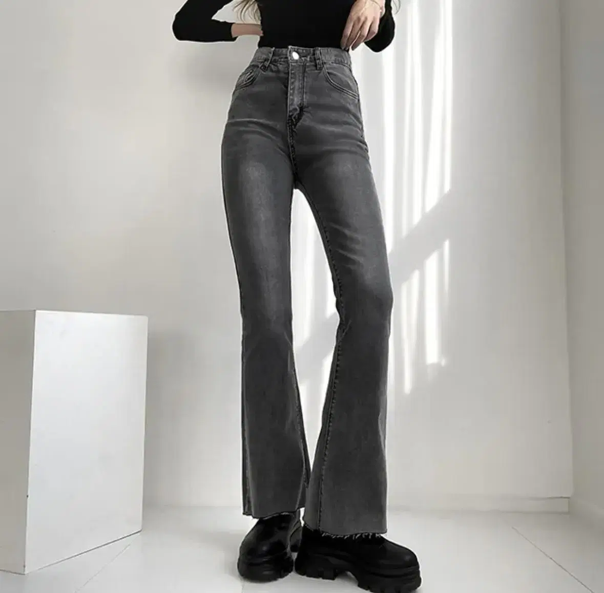 High-waisted long bootcut