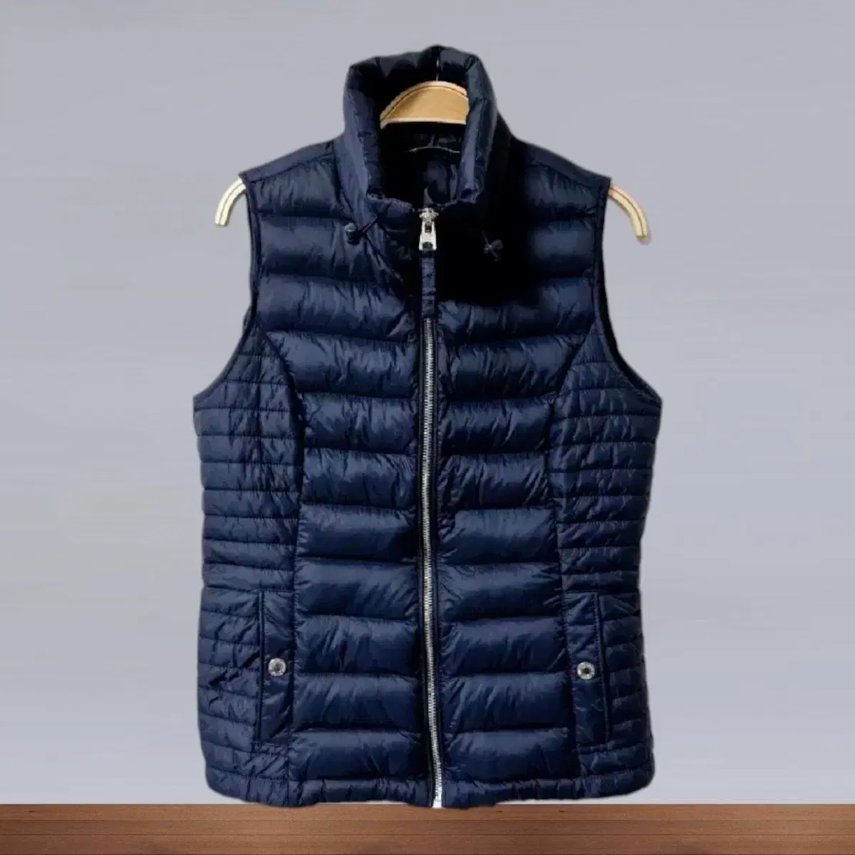 Abercrombie & Fitch Downseries Women's Navy bloo Puffer Vest (S)