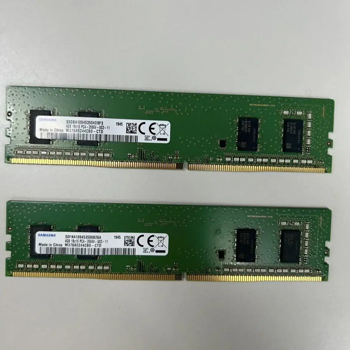 DDR4 4GB RAM  8개