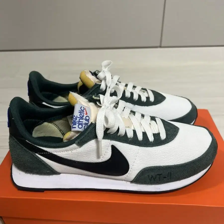 NIKE WAFFLE TRAINER 2 250