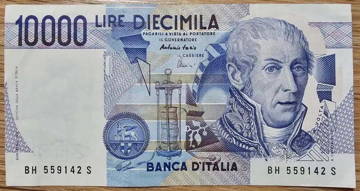 10,000-lira banknote of Italy