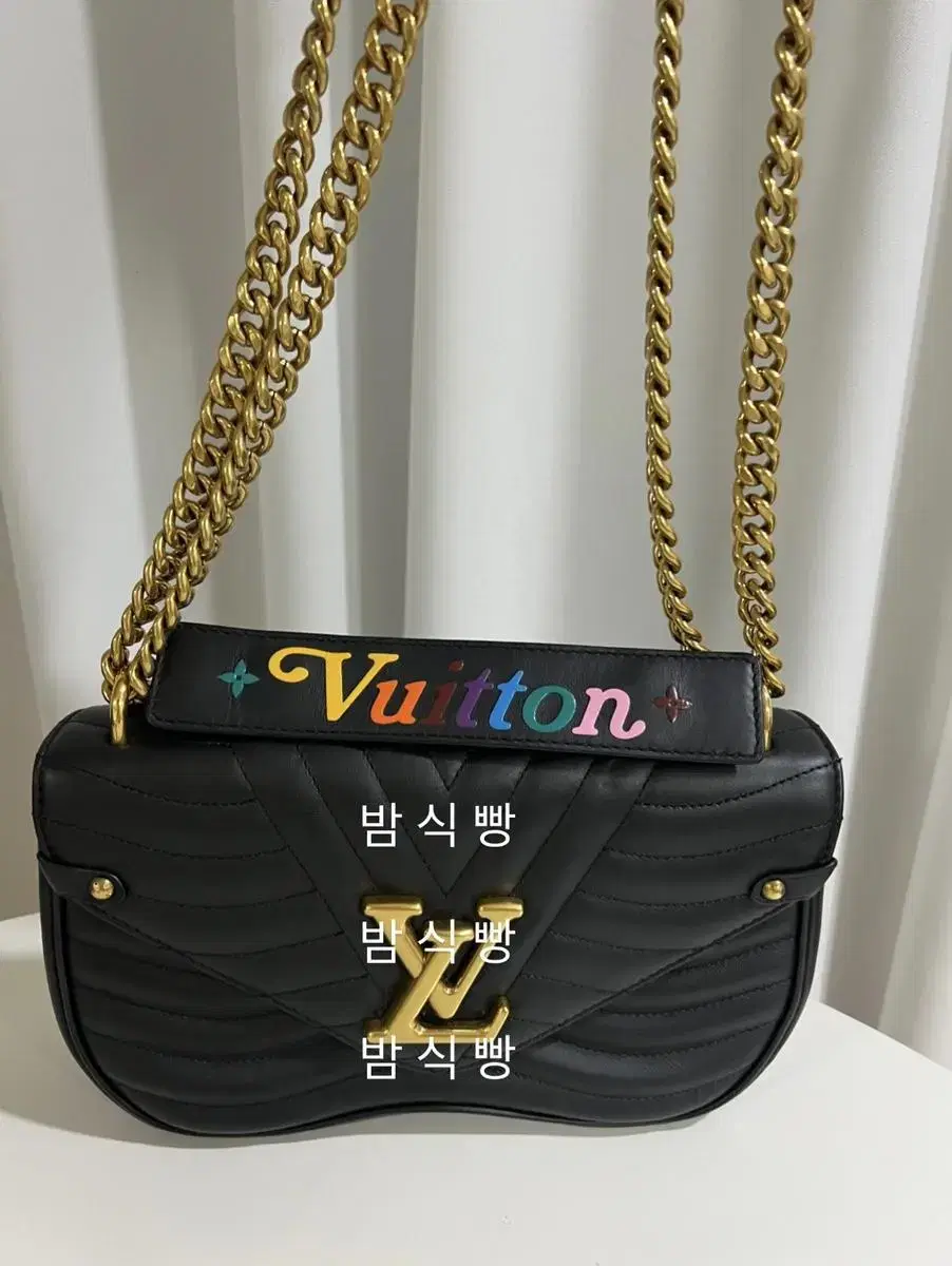 Louis Vuitton New Wave Chain Bag mm