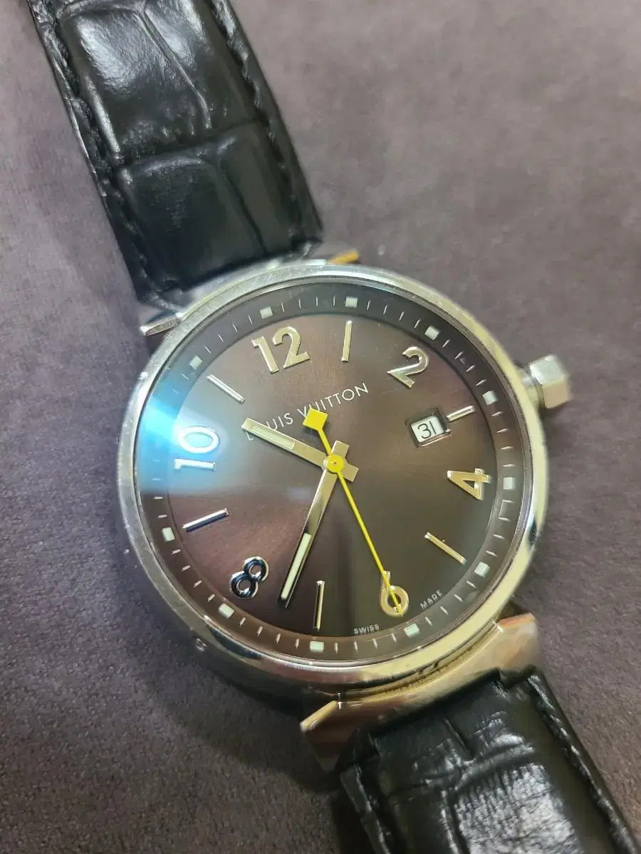 루이비통 땅부르 쿼츠시계 남자용 39mm Q1111