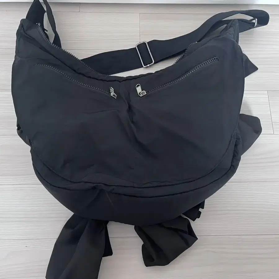 이우가마카라스 knotted shoulder bag 노티드 숄더백 블랙