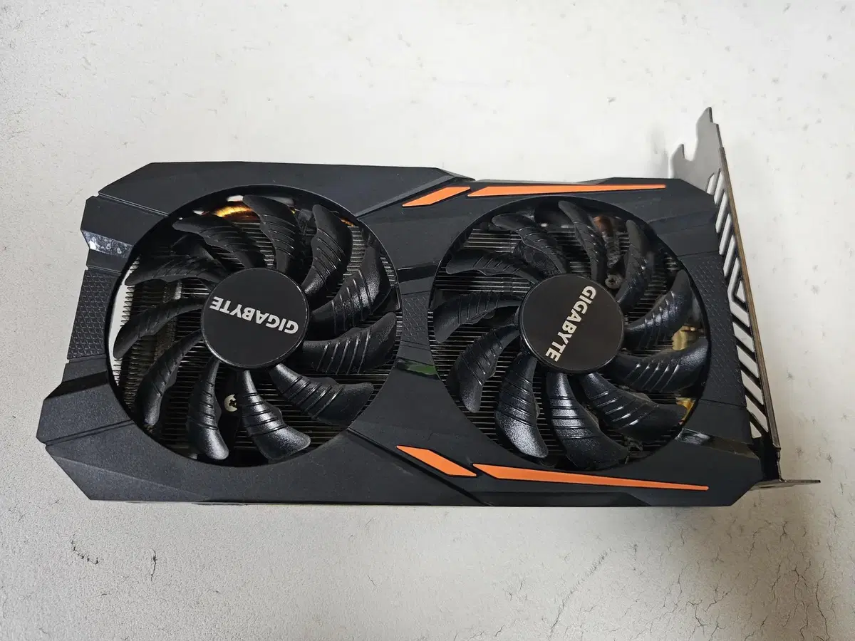 기가바이트 ATI RX560 4GB GAMEING OC