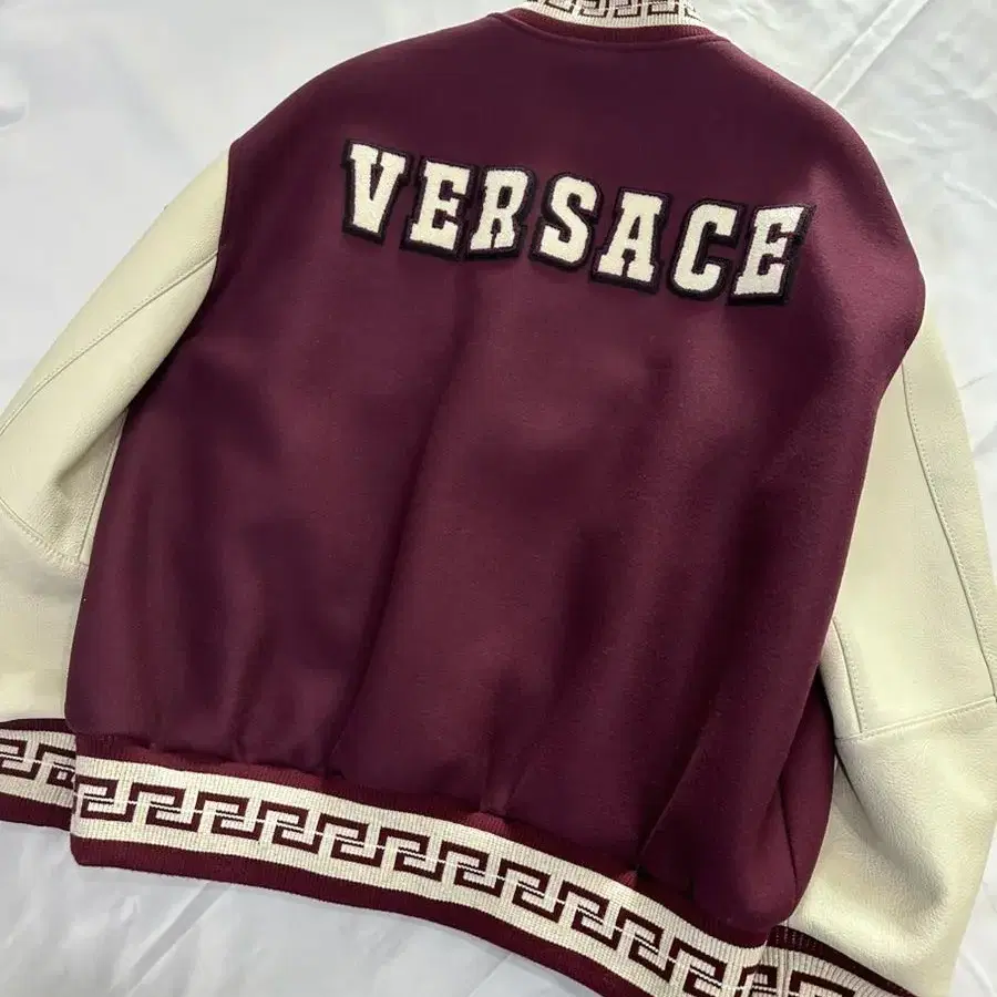 [54] VERSACE 베르사체 메두사 바시티 봄버 자켓 버건디