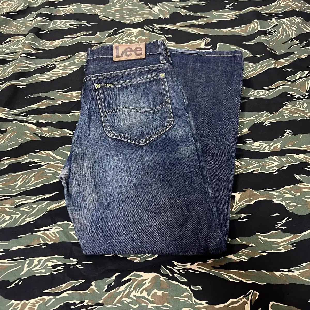 LEE DENIM PANTS 30SIZE