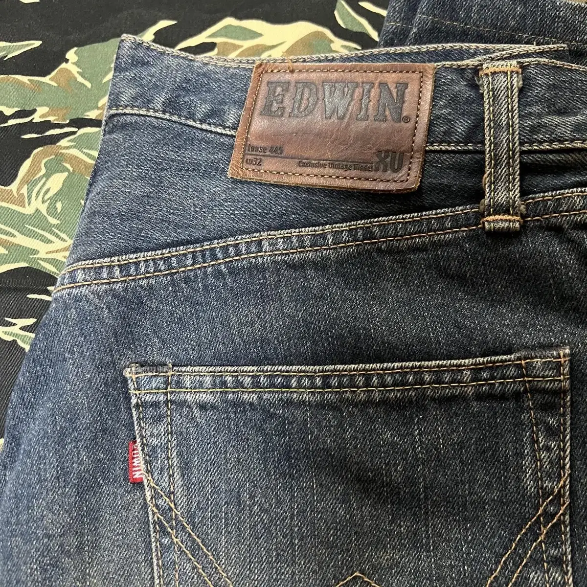 EDWIN LOOSE 445 DENIM JEANS 30SIZE