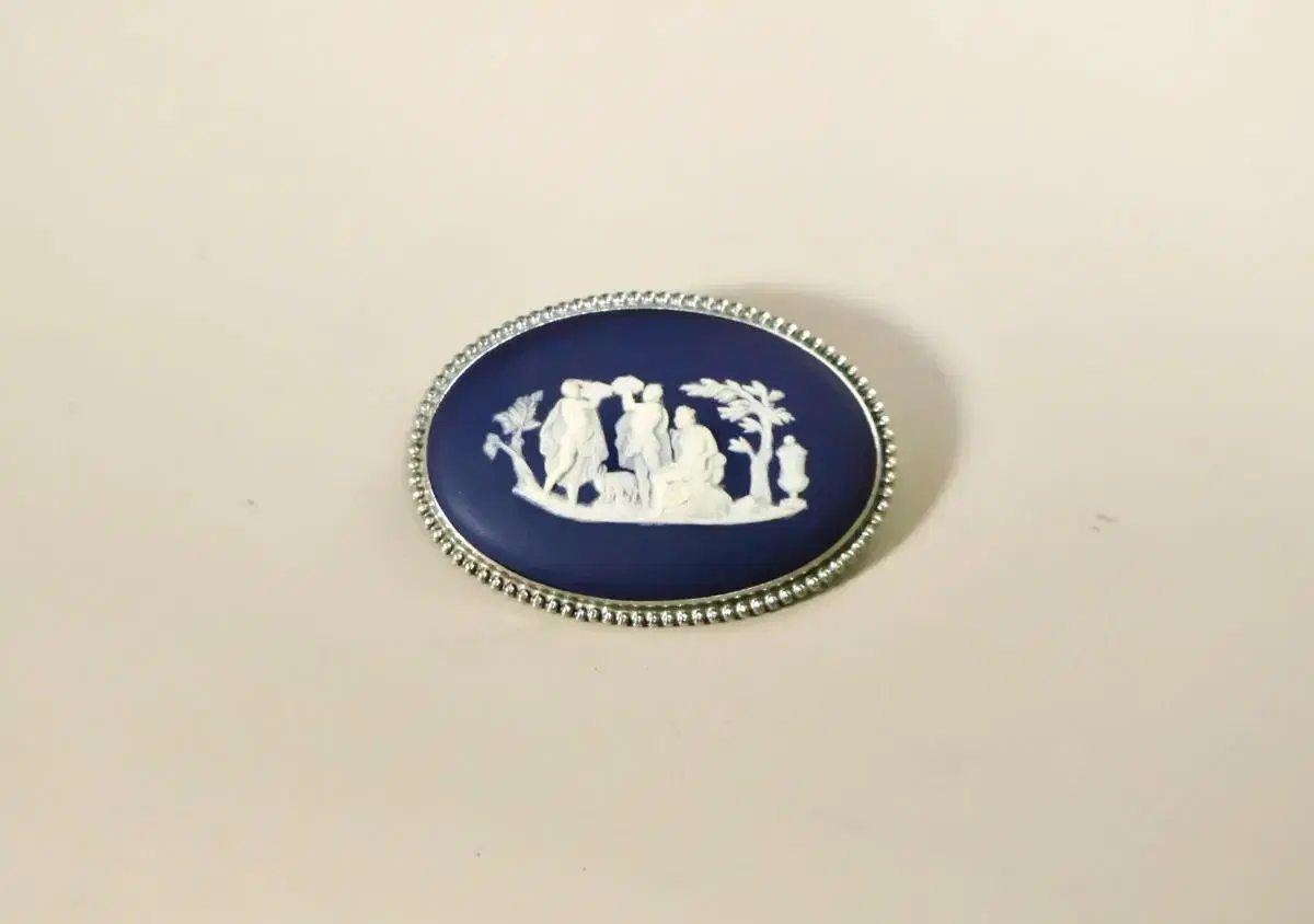 [Vintage Brooch] British Wedgwood Jasperware Oval Silver Brooch_Dark Blue