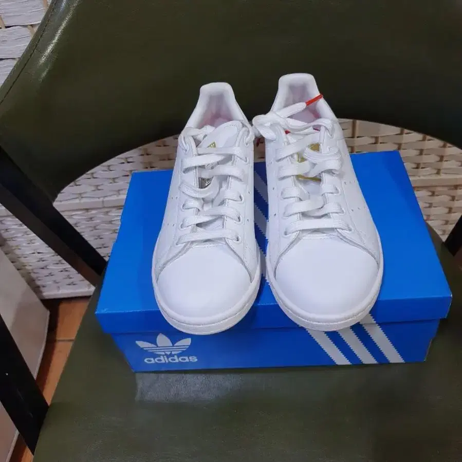 ADIDAS 아디다스 스탠드미스 하트 발렌타인 225mm