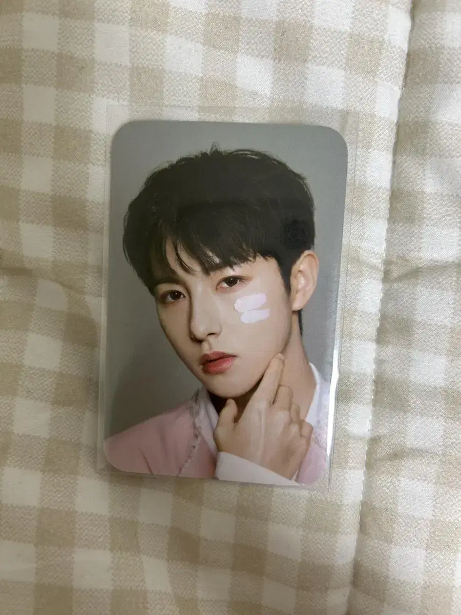 Blandiva 1st Renjun sells photocard!