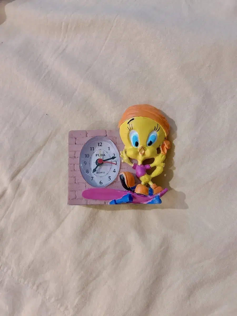 Looney Tunes Twitty Desk Clock