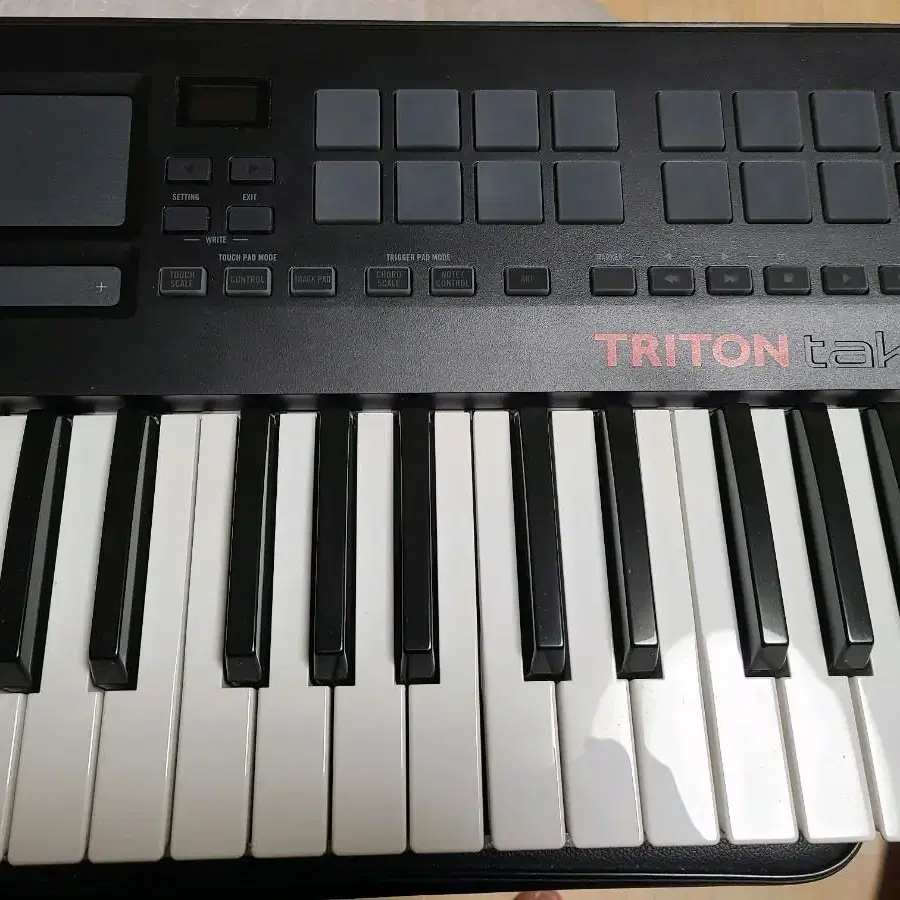 korg triton taktile 마스터 키보드 팝니다