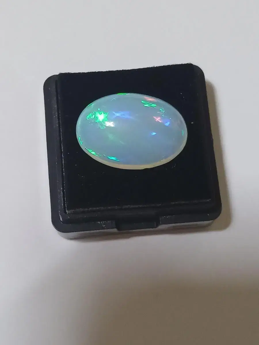 Flash sale... transparent color opal 7.38ct