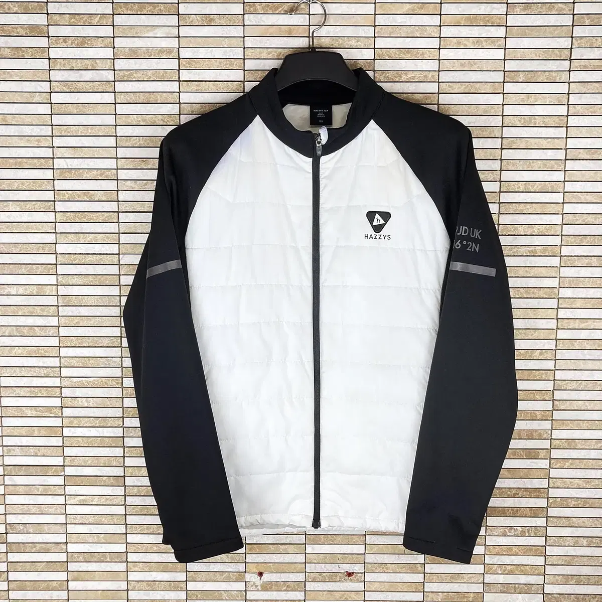 [105] Hedges black and white color scheme zip-up padding