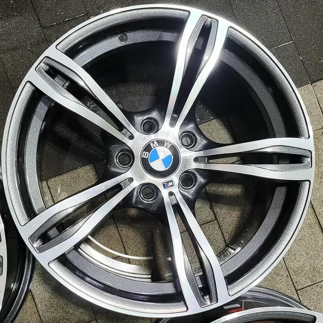 18인치 BMW M5 343M.st 건메탈폴리쉬 대만산 신품휠 1대분