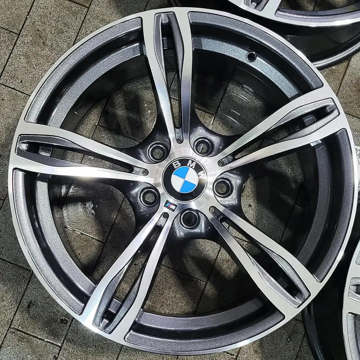 18인치 BMW M5 343M.st 건메탈폴리쉬 대만산 신품휠 1대분