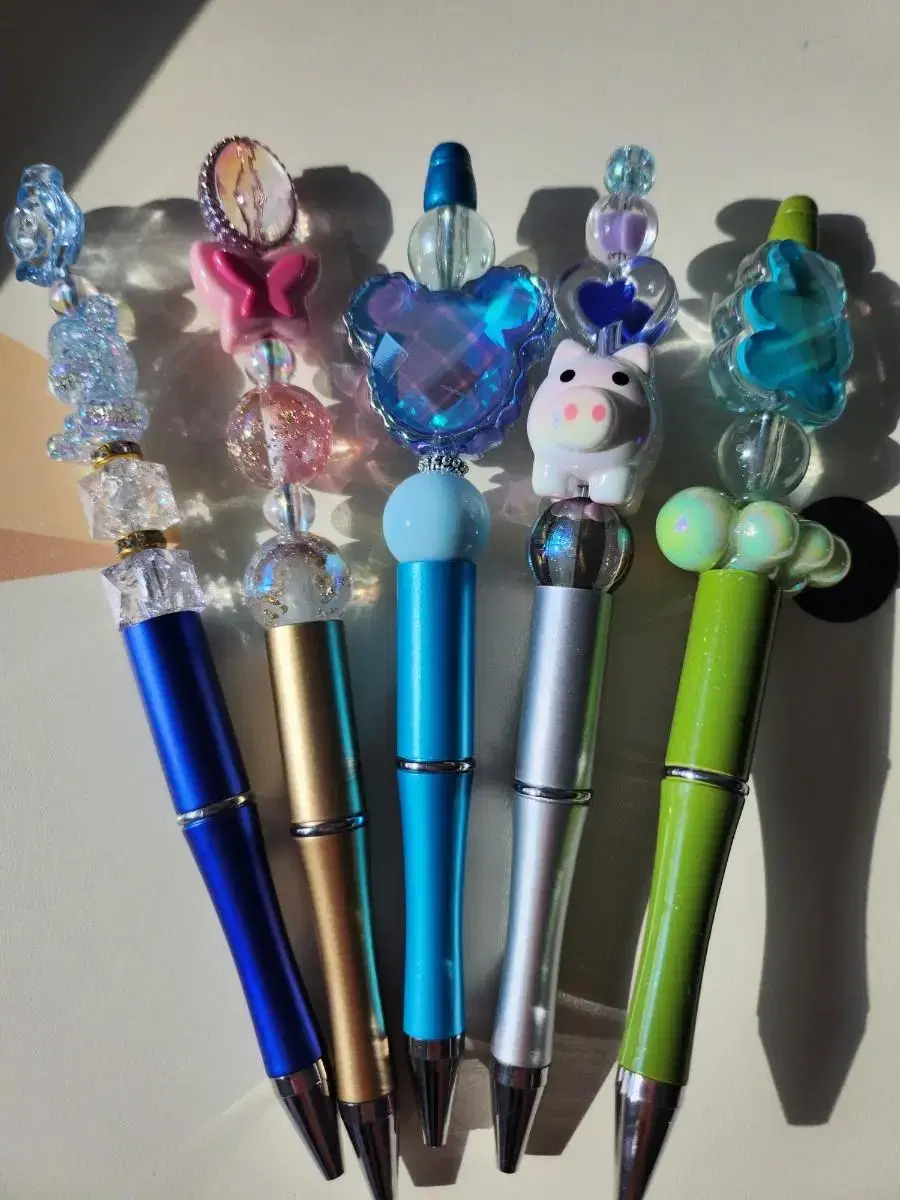 Handmade beaded ballpoint pen (5k each)