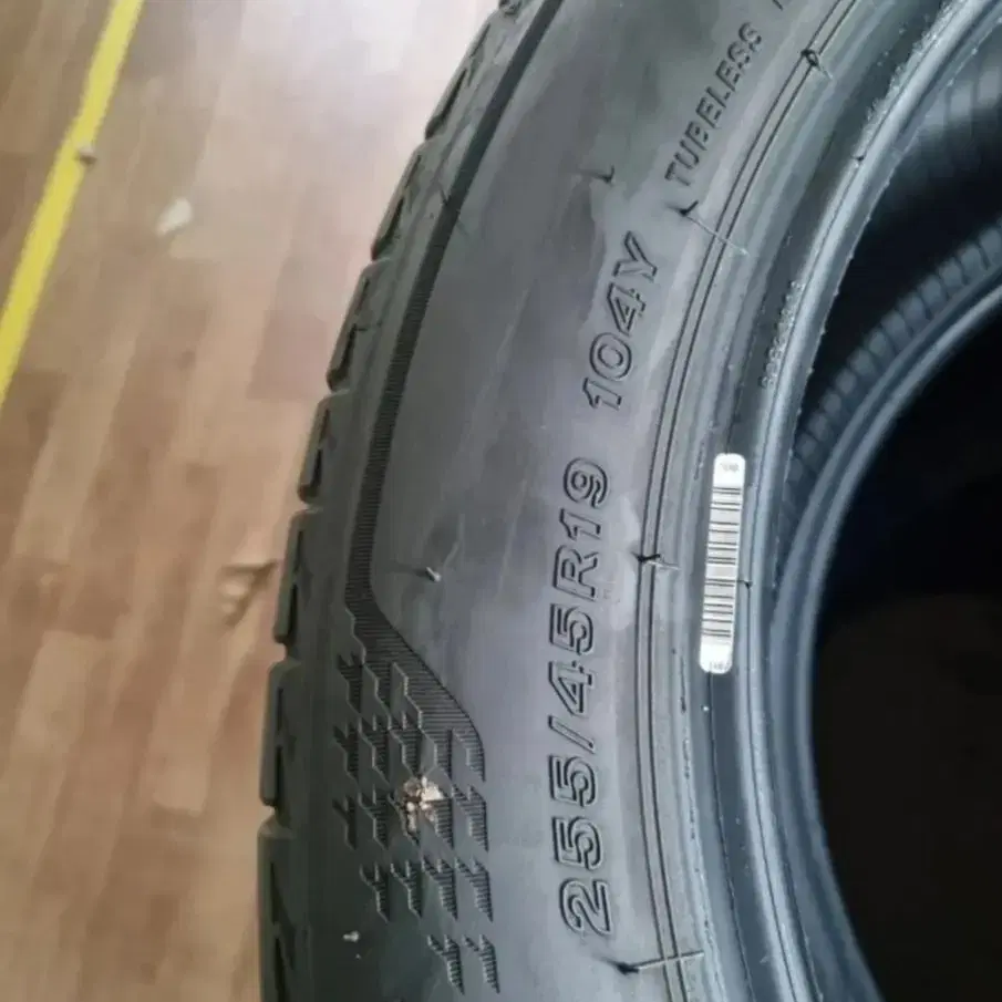 255/45r 104y 벤츠s 타이어 4개