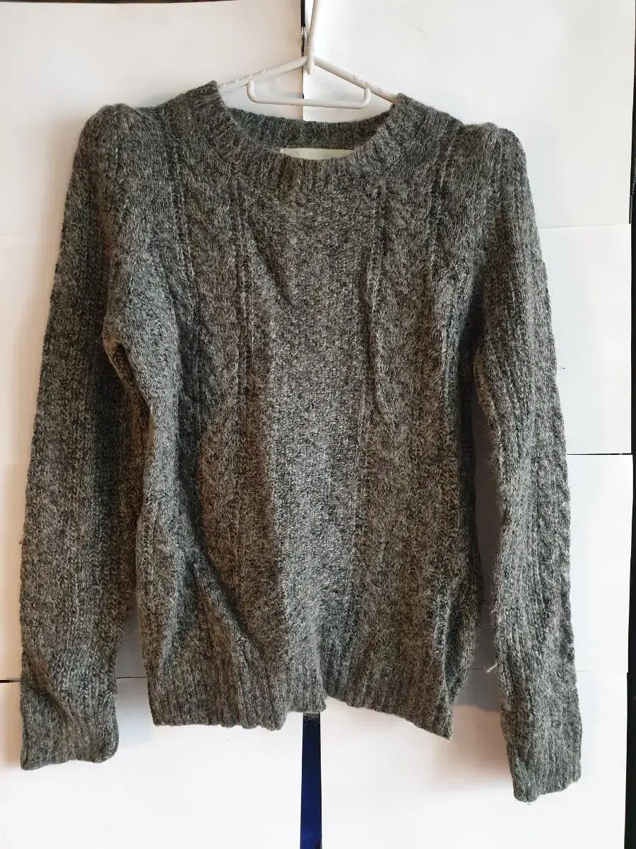 Angora 70% knit gray