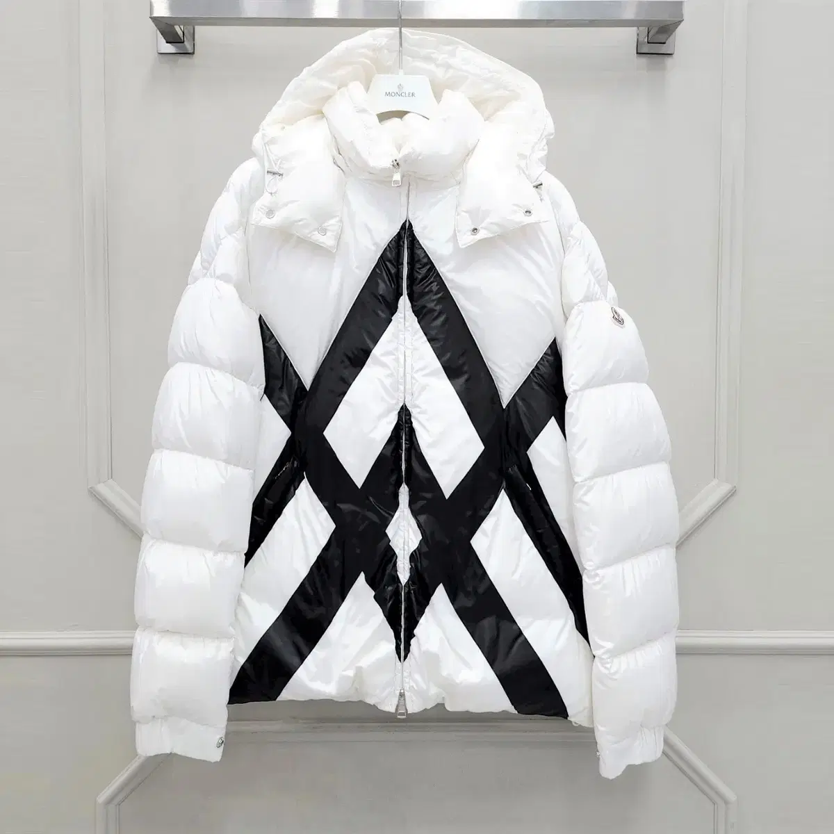 5 / Moncler White Madawaska Padding