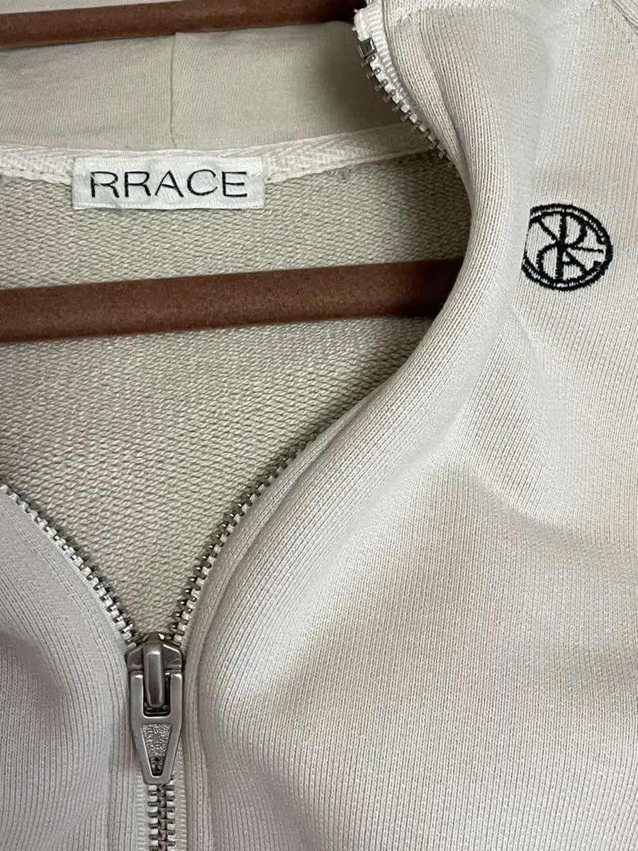 RRACE 레이스 over fit zip up hoodie