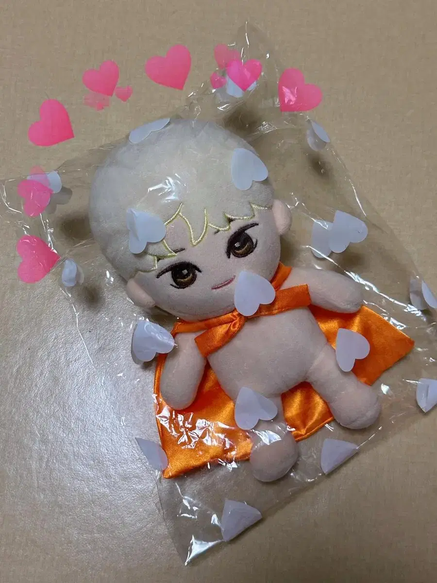 nu'est Hwang Minhyung doll wts!