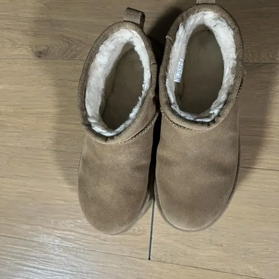 Ugg 어그 울트라 미니플랫폼 37 체스넛 팝니다 240