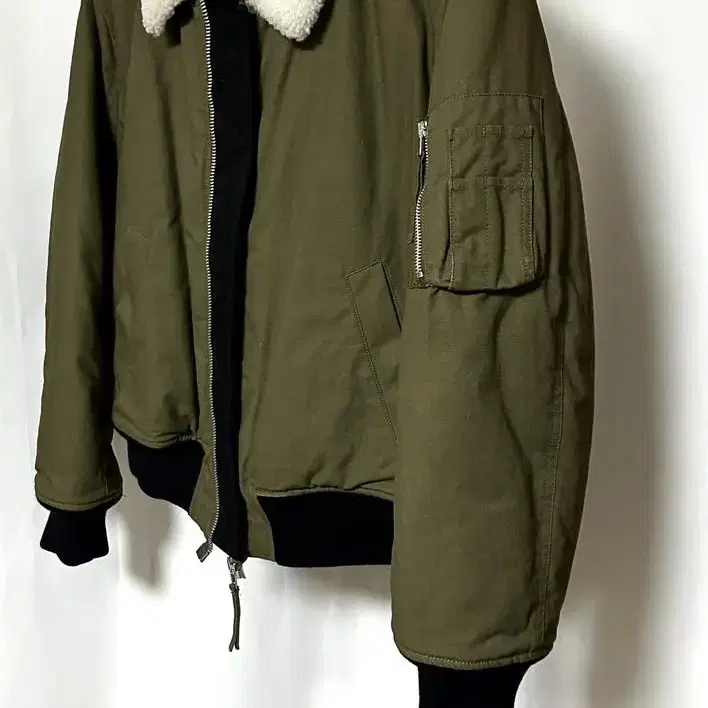 헬무트랭 17fw 밀리터리 트리밍 MA-1 봄버