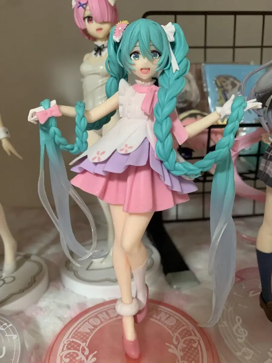 Rapunzel Miku Figure