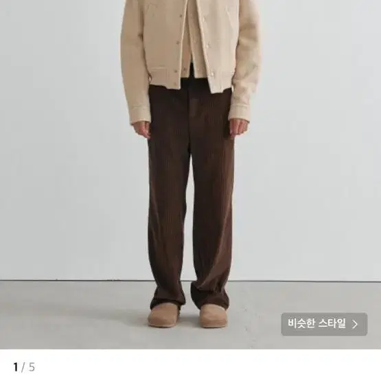 (L) 호이테 HET SQUARE BOMBER JACKET BEIGE