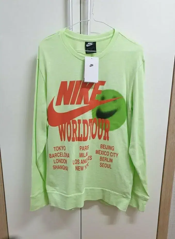 Nike worldtour Man to Man Authentic (Brand New) Unisex Size M