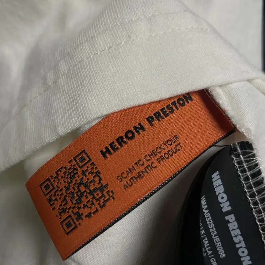 헤론프레스톤 반팔티셔츠 heron preston (105사이즈)