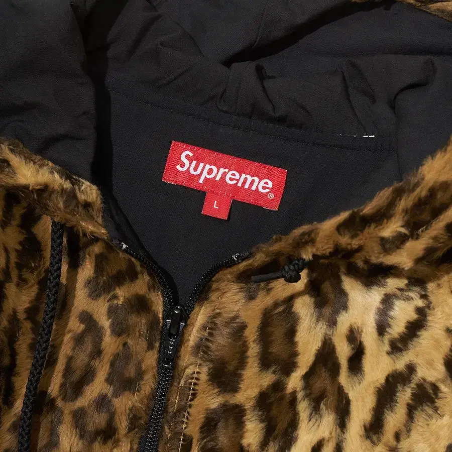 SUPREME HOODIE