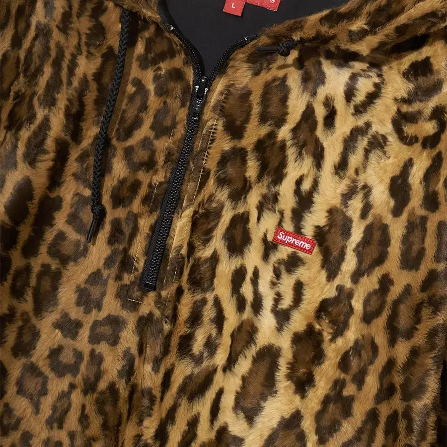 SUPREME HOODIE