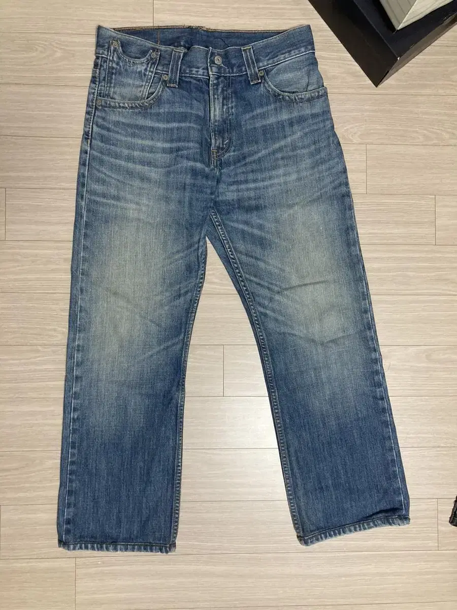 (32)Levi's 523