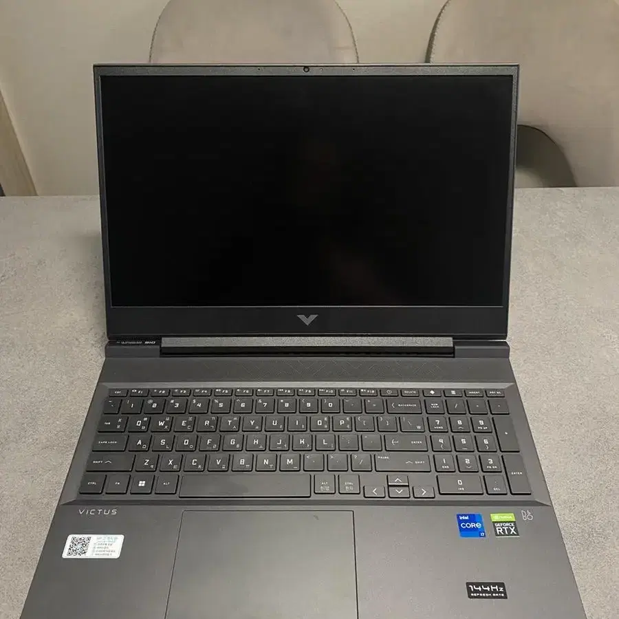 HP victus laptop 16-d1131TX