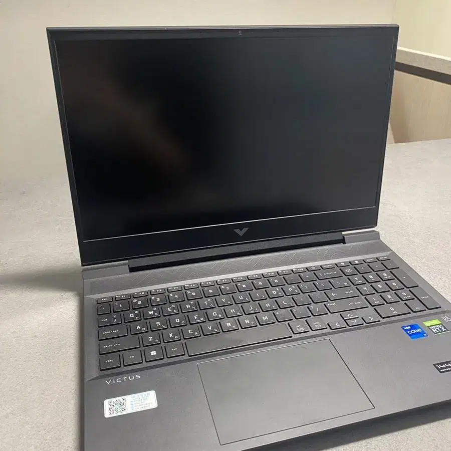 HP victus laptop 16-d1131TX