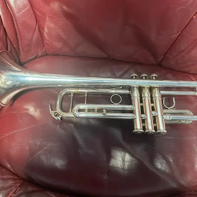 Yamaha trumpet 9335 chs Bb