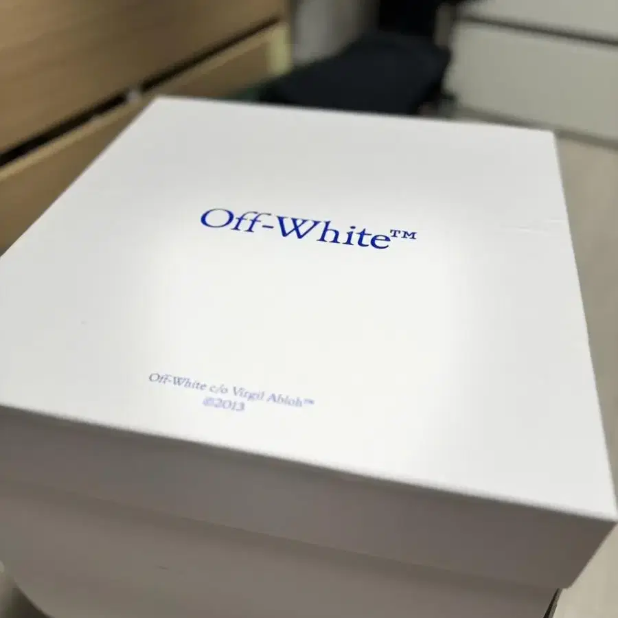 OFF WHITE 아웃 오브 OFFICE TOPST 새상품