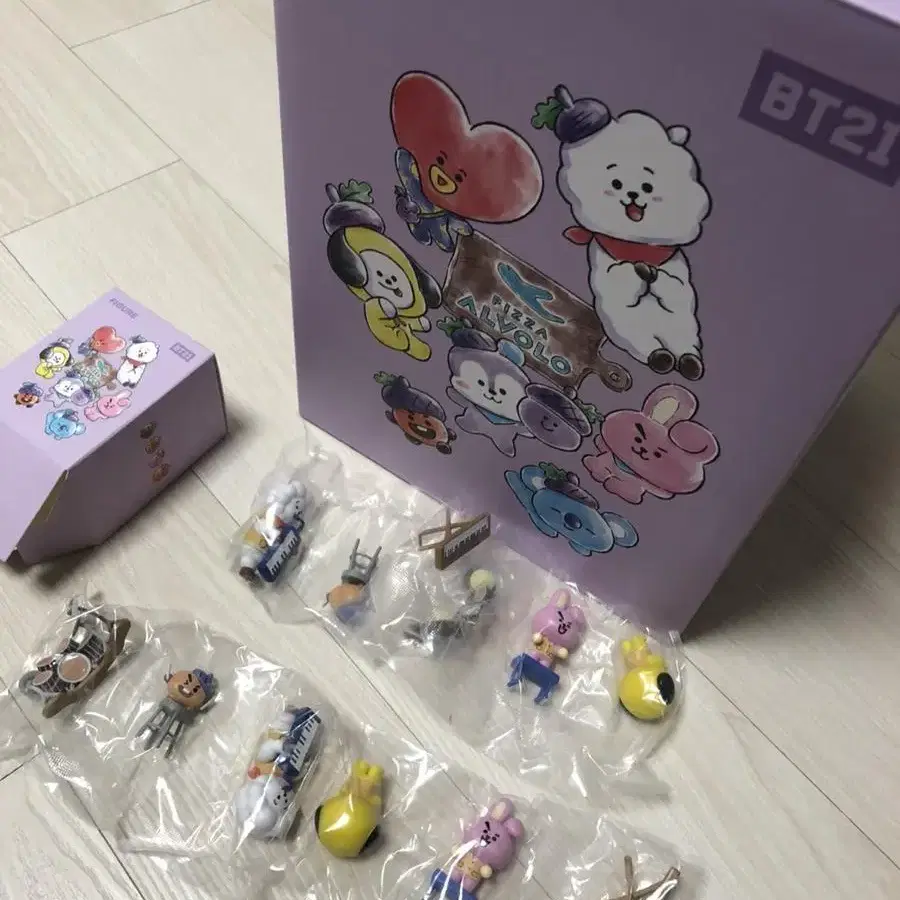 급처 (새제품) BT21 무드등+피규어(4명)