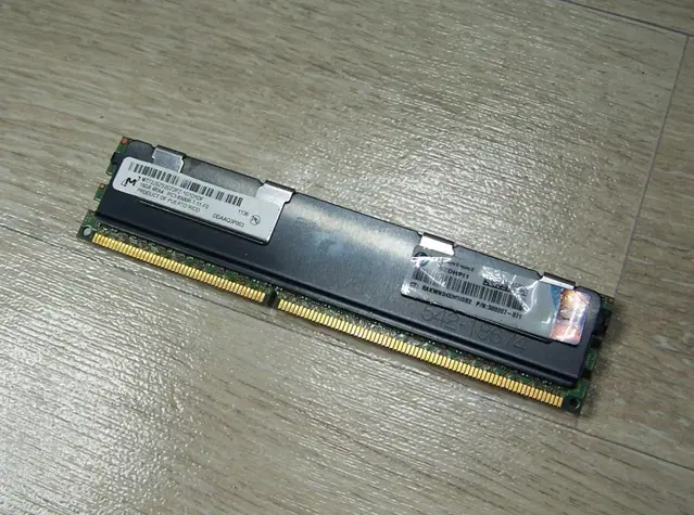 서버메모리 DDR3 16GB PC3-8500 1066MHz (재고 1개)