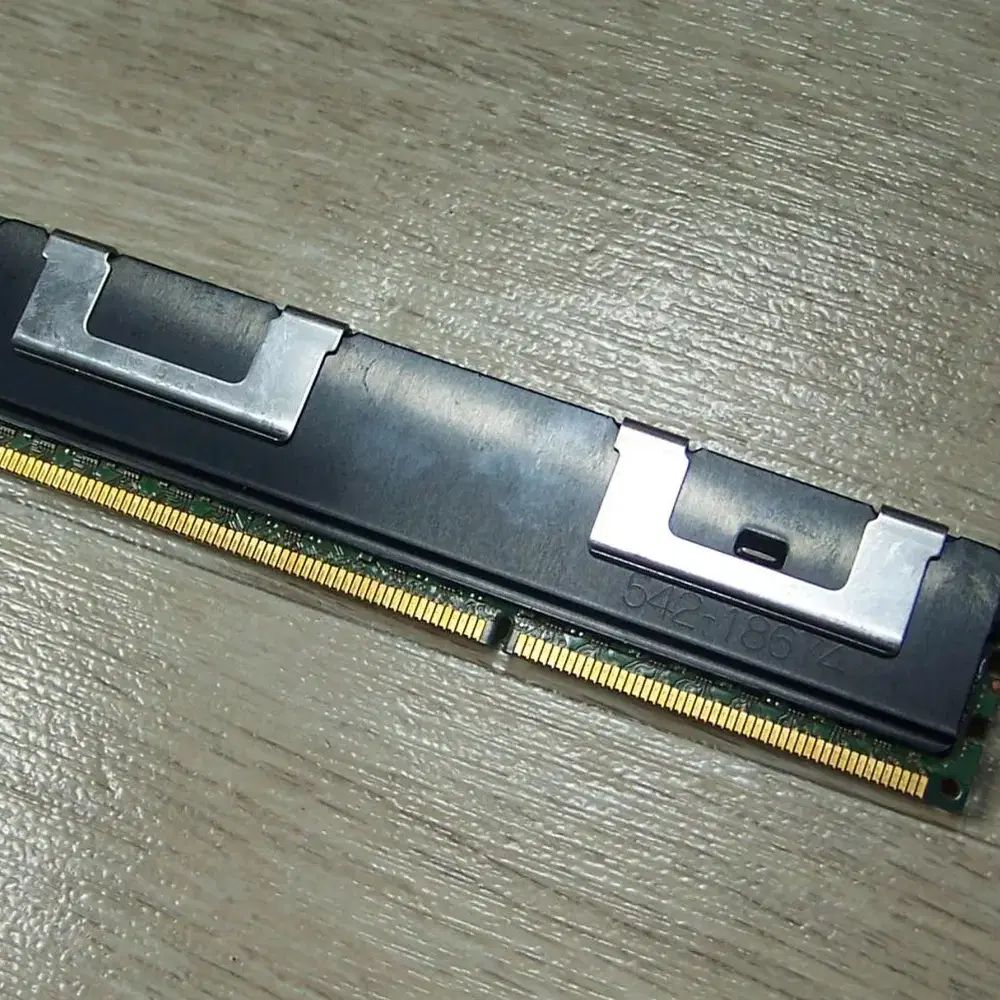 서버메모리 DDR3 16GB PC3-8500 1066MHz (재고 1개)