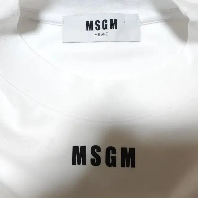 매장판 MSGM 화이트 반폴라 긴팔티셔츠 남성 90