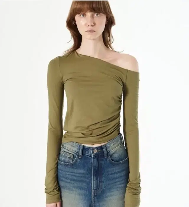 다이애그널 one shoulder soft tee(khaki) 팝니다