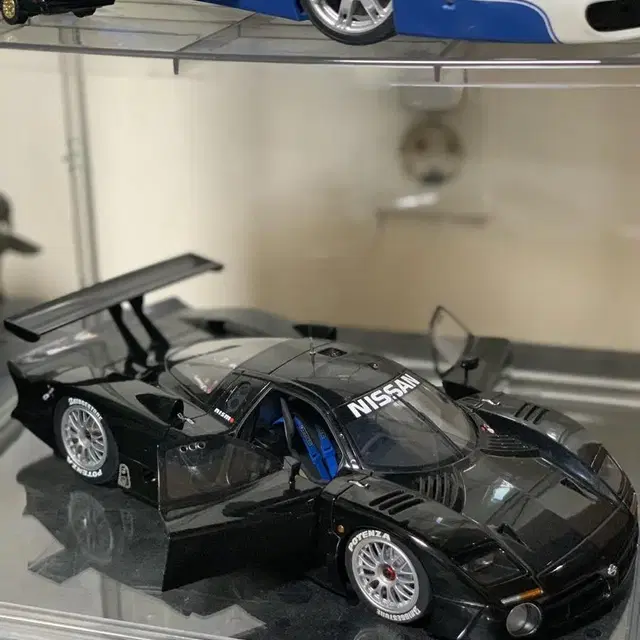 오토아트1/18닛산R390GT1르망